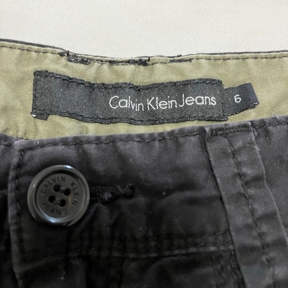 Calvin Klein Jeans Black Shorts - Picture 6 of 6